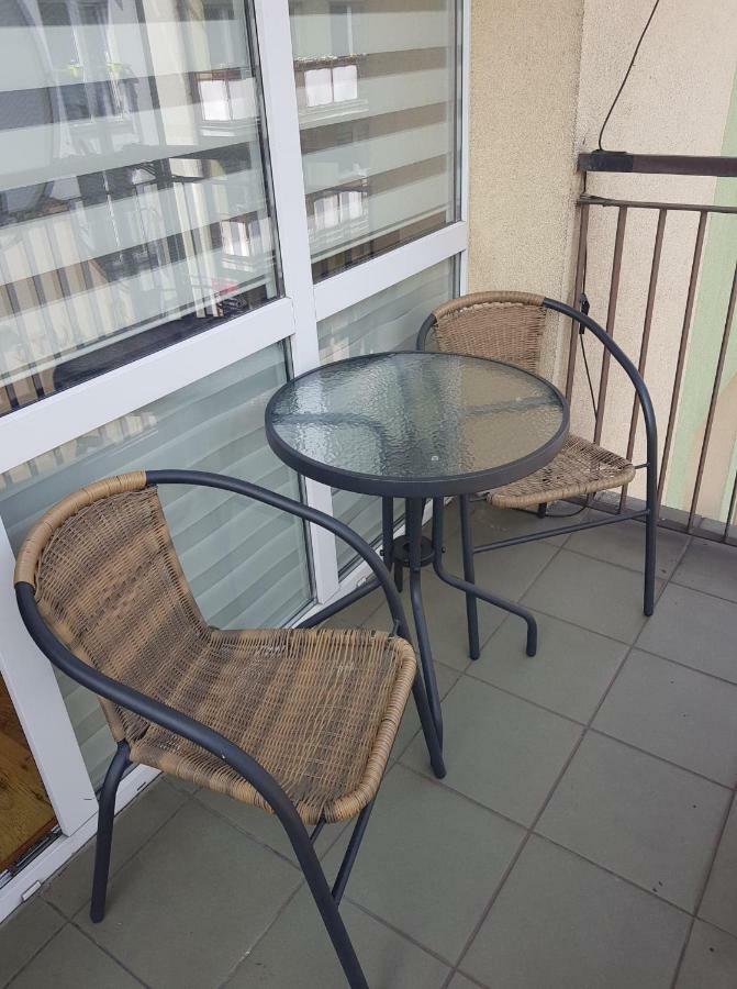 Przytulna I Przestrzenna Garsoniera- Centrum Tarnów Esterno foto