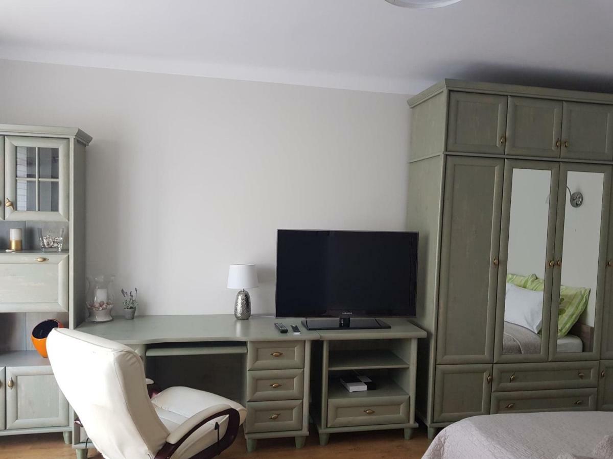 Przytulna I Przestrzenna Garsoniera- Centrum Tarnów Esterno foto